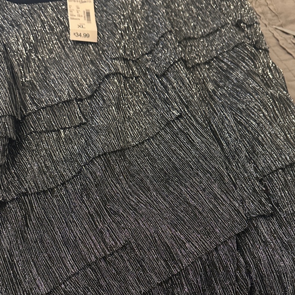 Dressbarn Black and Silver Shimmer Tank Top - Picture 6 of 6